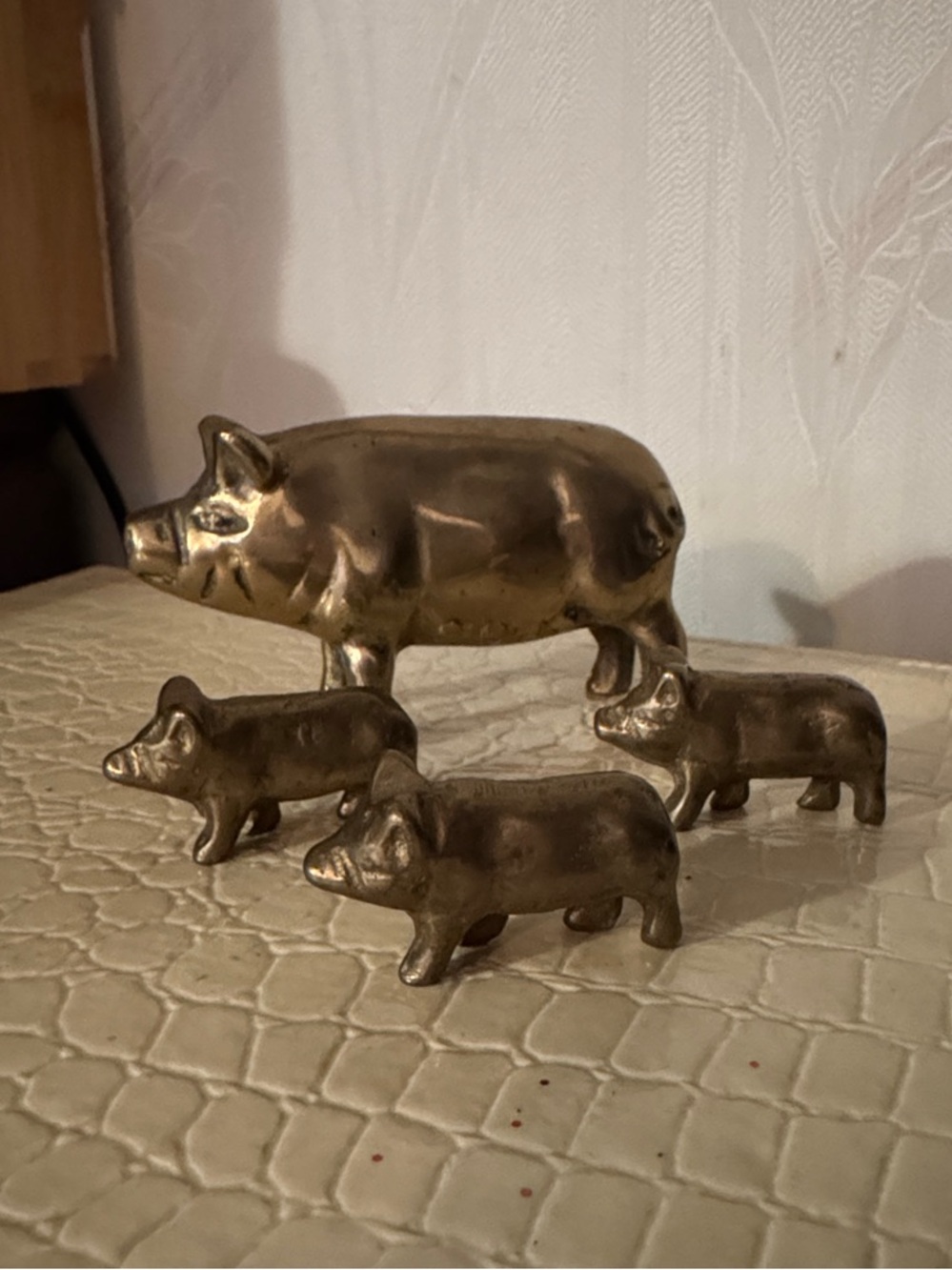 Brass Pig Family Figurines - Vintage-Inspired Set